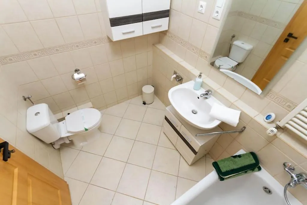 Gozsdu White Raven 3 - Terrace And Free Underground Parking Apartment Budapest