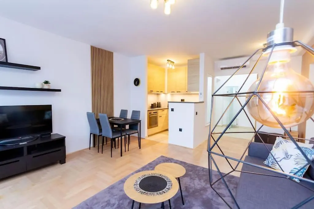 Gozsdu White Raven 3 - Terrace And Free Underground Parking Apartment Budapest