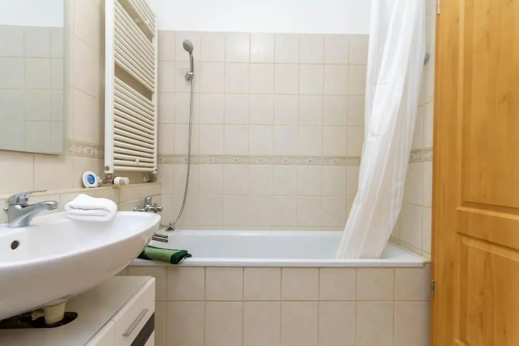 Gozsdu White Raven 3 - Terrace And Free Underground Parking Apartment Budapest 0*,