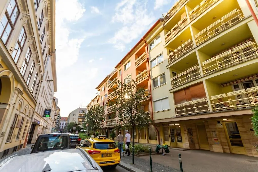 Gozsdu White Raven 3 - Terrace And Free Underground Parking Apartment Budapest 0*,