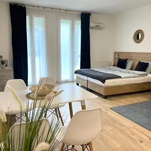 Apartment Lotus Downtown, Budapest