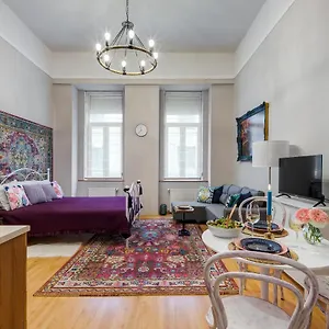 Apartment Bohemian In The Centre, Budapest