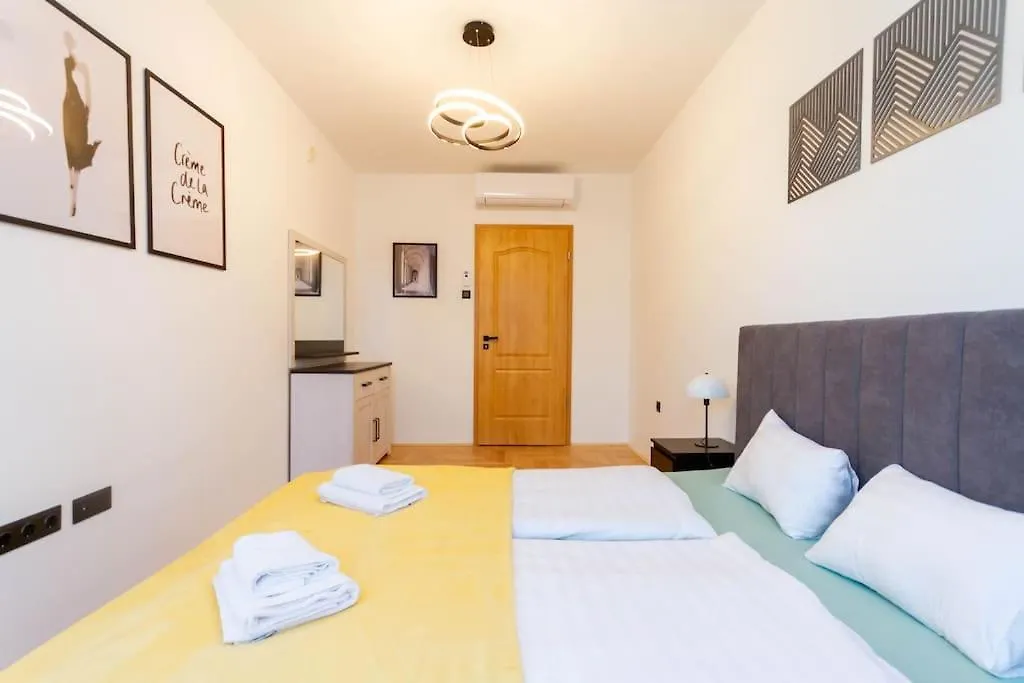 Gozsdu White Raven 3 - Terrace And Free Underground Parking Apartment Budapest 0*,  Hungary
